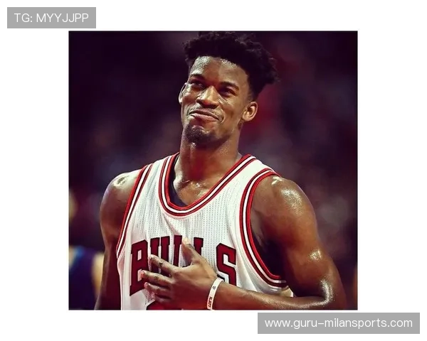 前锋连续两场首发即送关键球，媒体称其“靠得住”